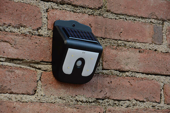 Lámpara solar con sensor de movimiento