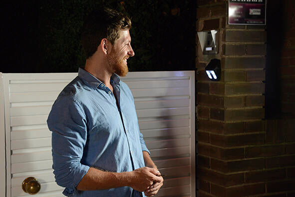 Lámpara solar con sensor de movimiento